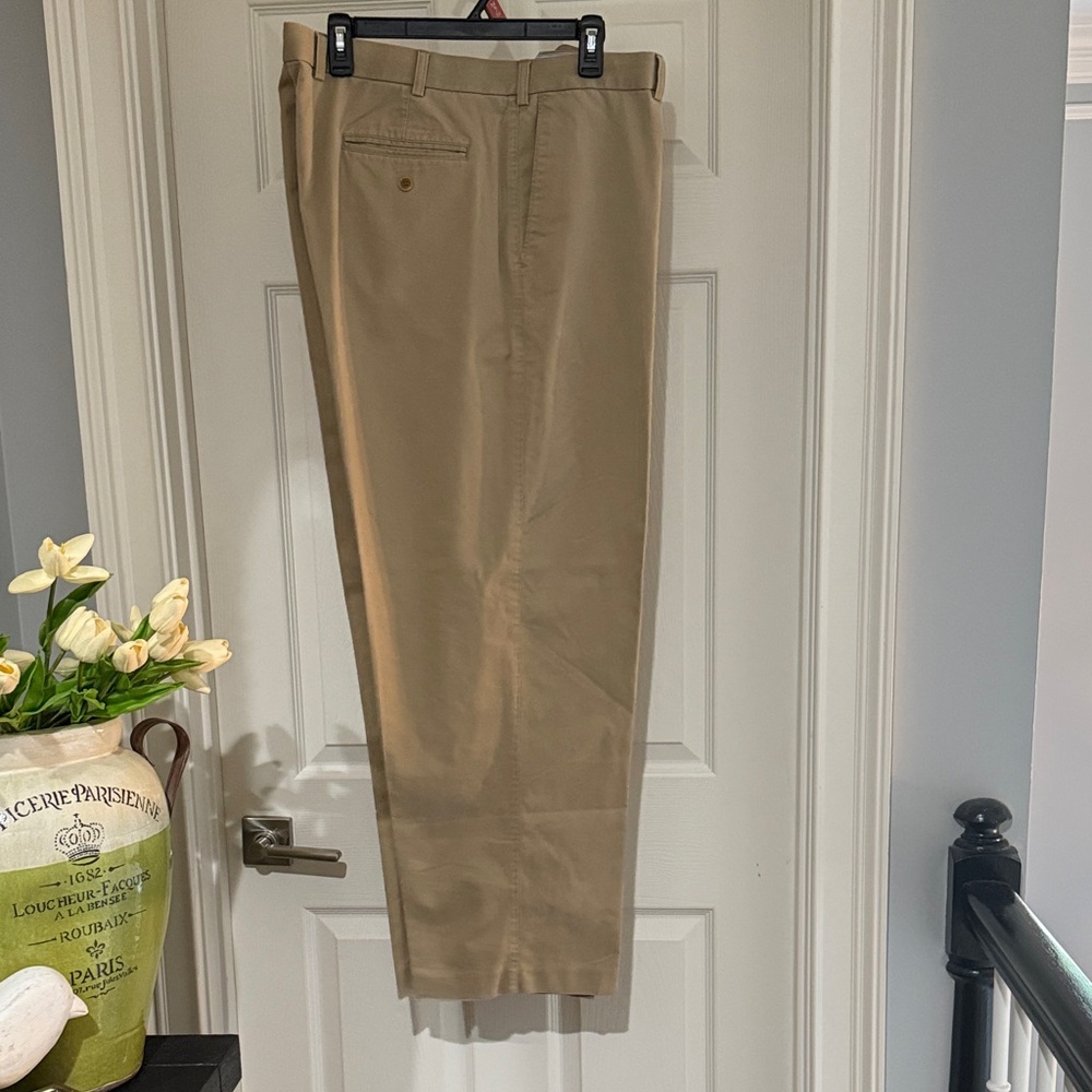 Izod Men's Khaki dress Chinos